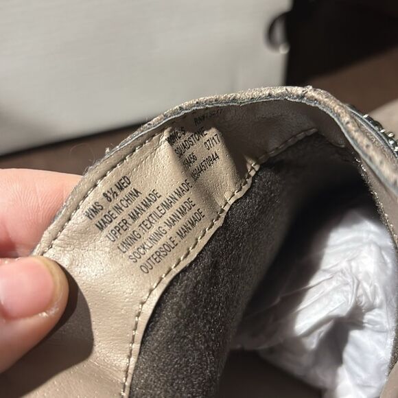 NIB Nee SO Tan Beige Belted Zippered Ankle Boots Size 8.5 - Picture 9 of 11